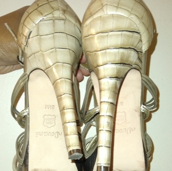 Devani Strappy Pumps with Croc Printed Heel Bone/Bone Leather Size 8.5 - Picture 3 of 5